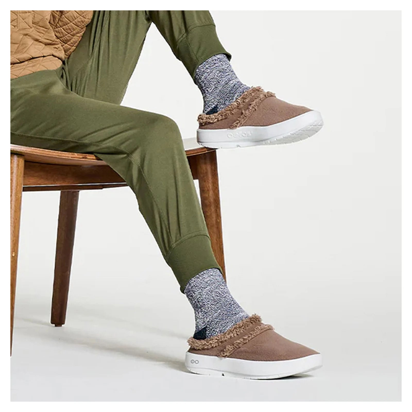 OOFOS Women's OOcoozie Mule